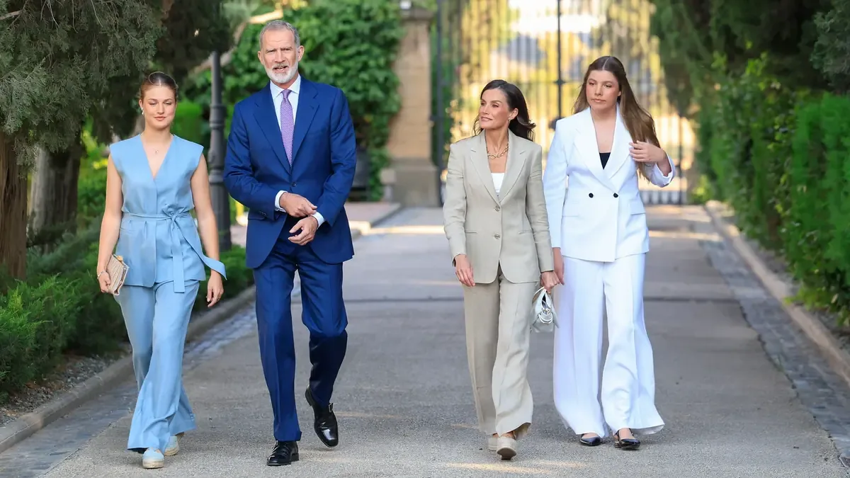 La infanta Sofía marca un nuevo hito en su rol con su primer discurso público, acompañado por su familia.