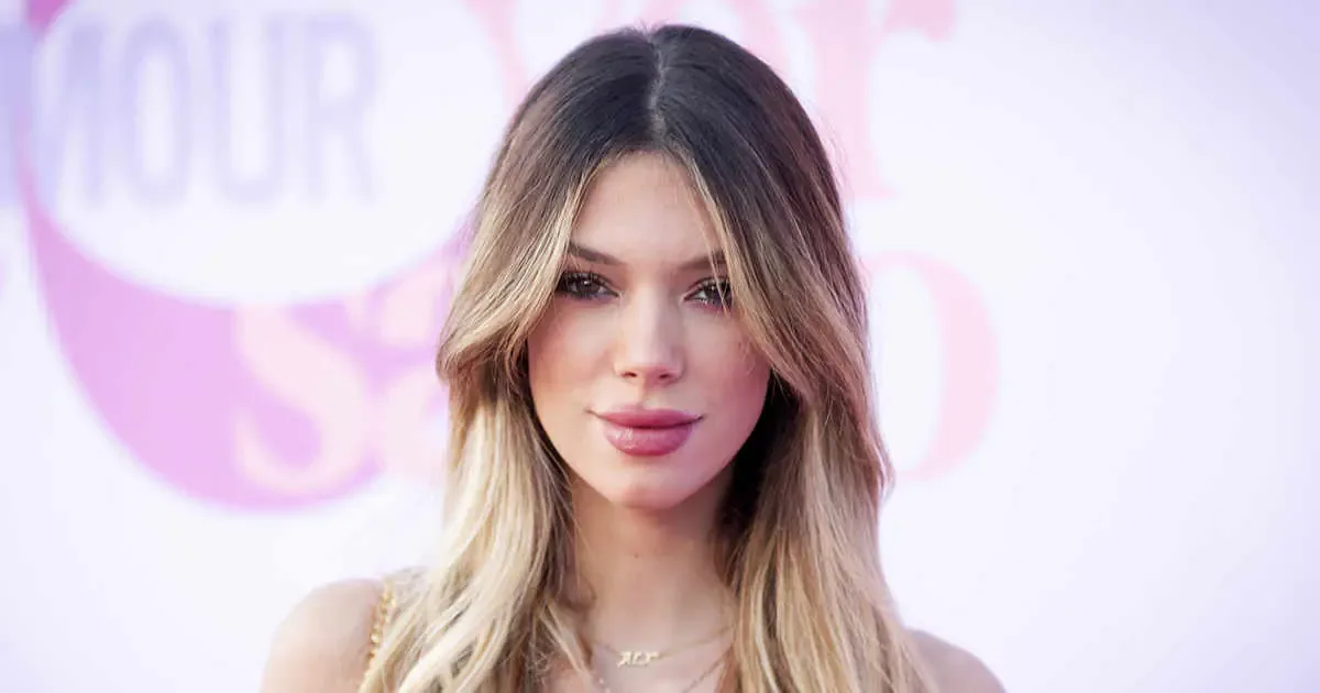 La influencer comparte su nueva adquisición y revela su estado de embarazo.