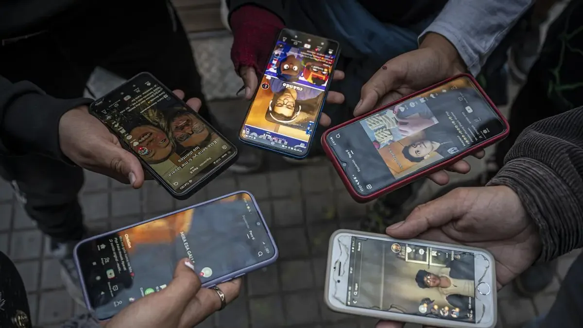 La relación entre tecnología y política se complica en la región, alertando sobre sus impactos en las elecciones.