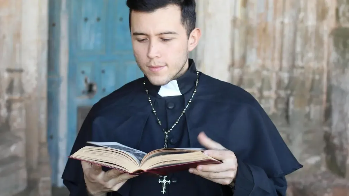 Su legado literario inspiró a jóvenes lectores en comunidades venezolanas.