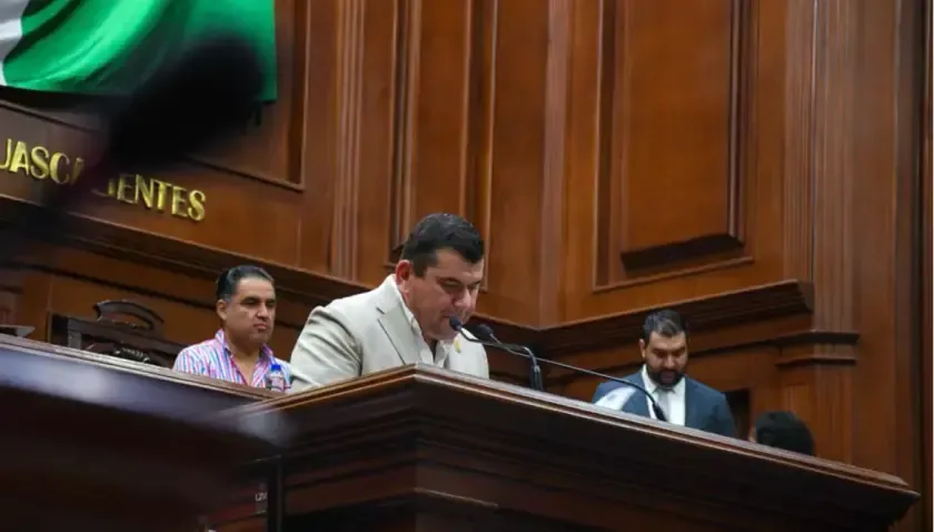 La iniciativa busca atención integral a enfermedades autoinmunes y un registro estatal.