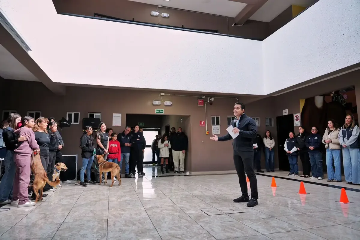 La iniciativa busca fomentar la responsabilidad y vínculo entre jóvenes y perros en Querétaro.