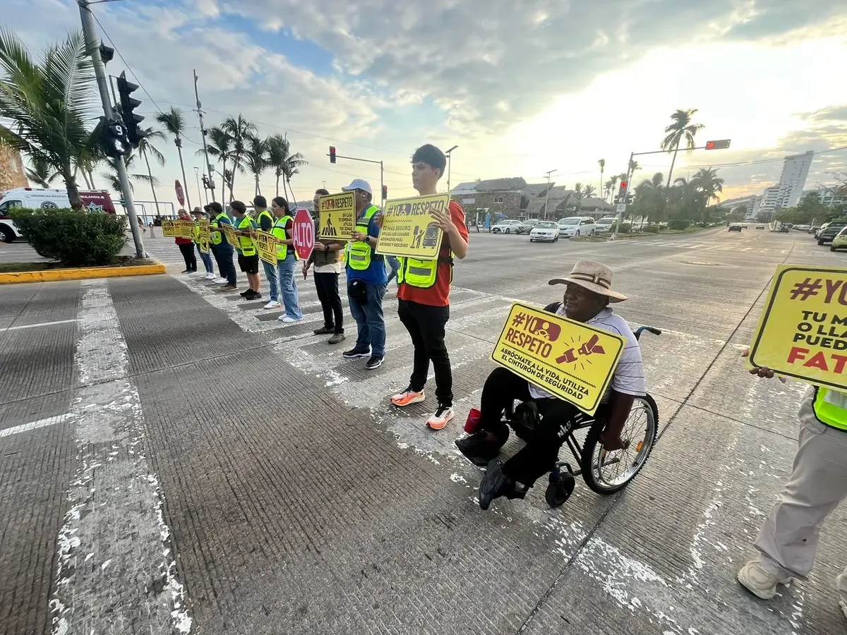 La iniciativa busca promover la seguridad vial entre residentes y turistas en la zona costera.