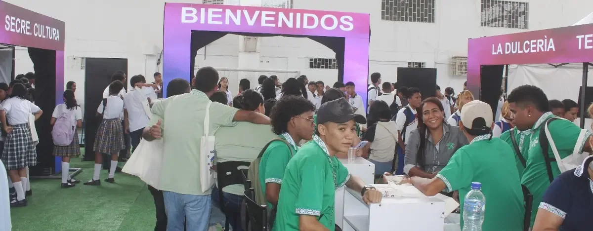 La iniciativa del Ministerio TIC brinda formación gratuita en herramientas digitales a jóvenes y comunidades locales.