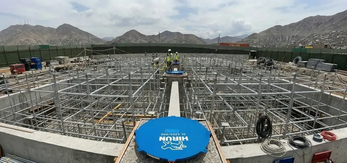 La instalación de aisladores sísmicos garantizará la operatividad del hospital ante terremotos.