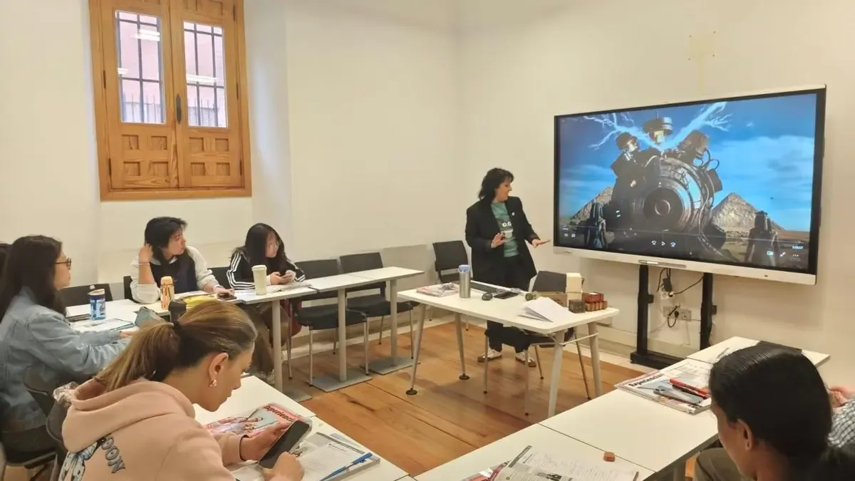 La IA transforma el aprendizaje de idiomas, ofreciendo nuevas herramientas a los docentes.