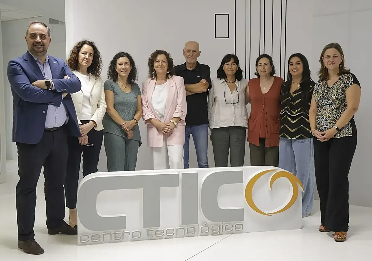Expertos destacan la importancia de potenciar habilidades en jóvenes frente al uso de la inteligencia artificial.