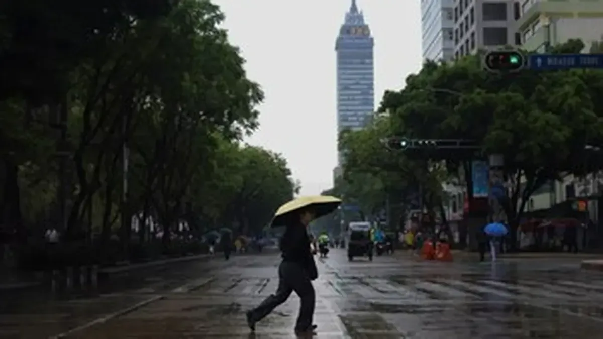La Inteligencia Artificial imagina una CDMX sustentable y tecnológica en el año 2100.