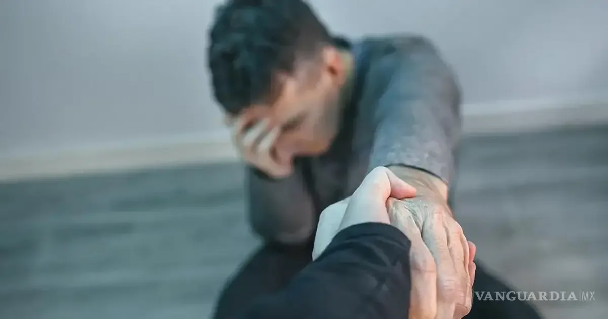 La intervención rápida de la policía salvó la vida de un joven en crisis emocional.