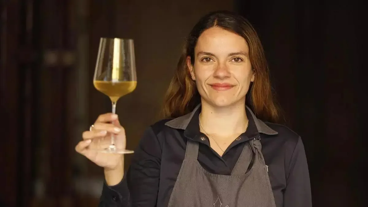 La joven profesional destaca en el mundo del vino tras una histórica final femenina.