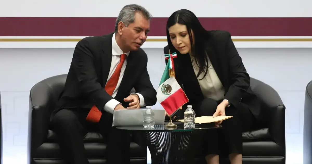 La Junta de Gobierno del Banco de México durante una reunión clave para definir las tasas de interés.