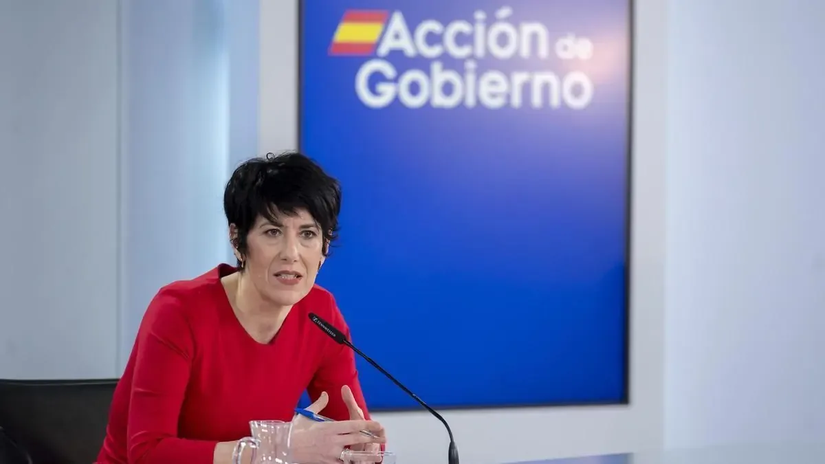 La Junta Electoral Central sanciona a la ministra por vulnerar la neutralidad política durante el periodo electoral en Castilla y León.