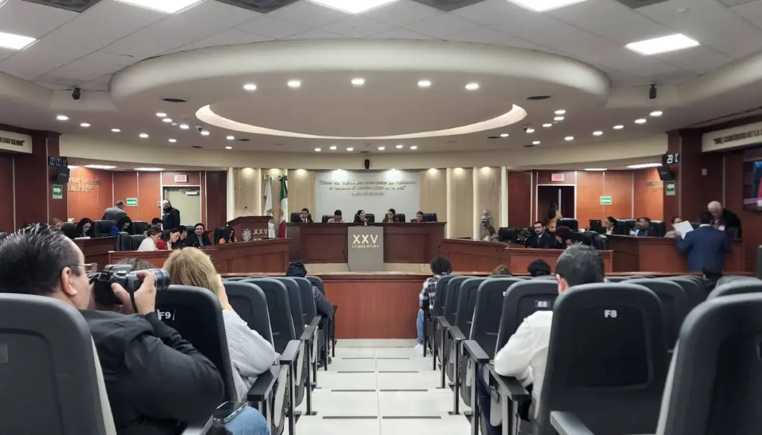 La legisladora Montserrat Murillo presenta el nuevo Código de Procedimientos en el Congreso de BC.