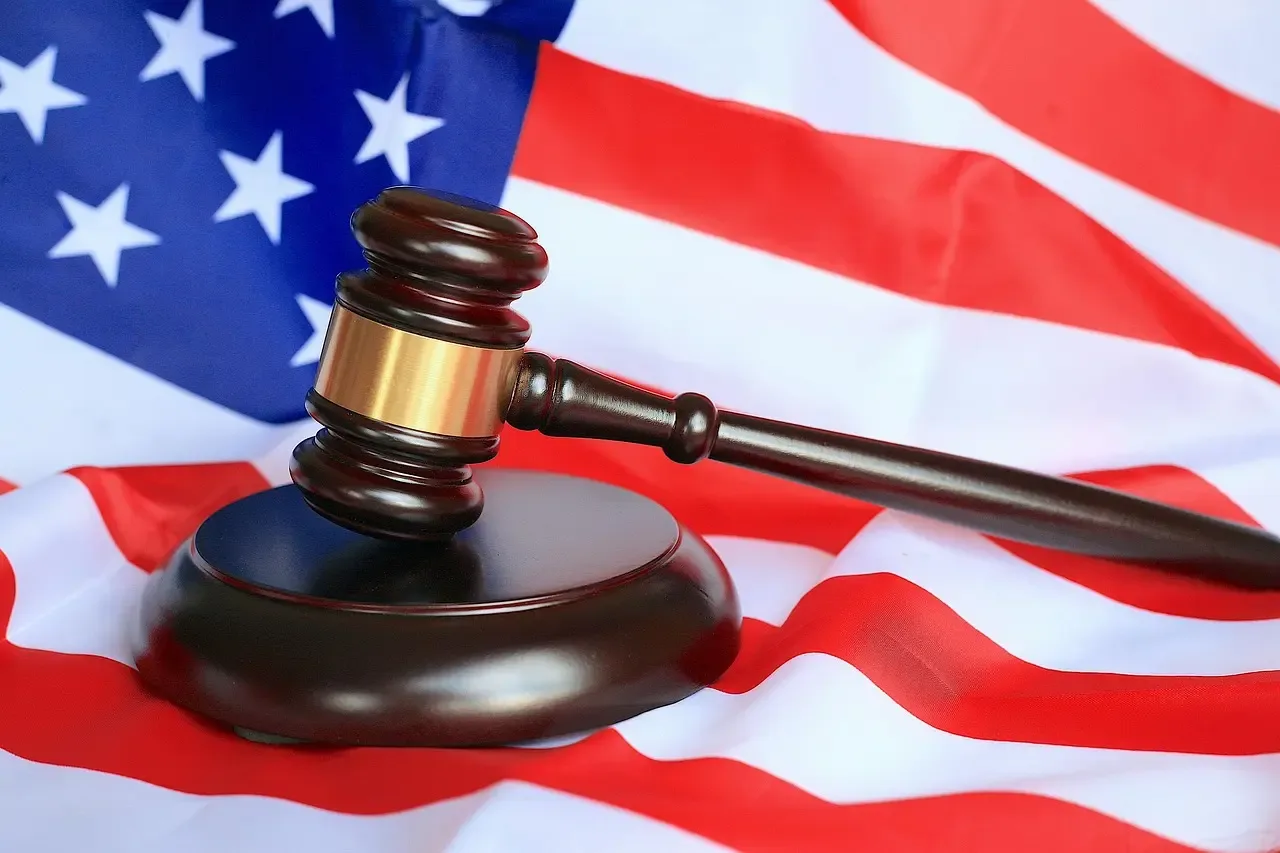 "La ley 'No Kings' busca proteger los derechos civiles en California."