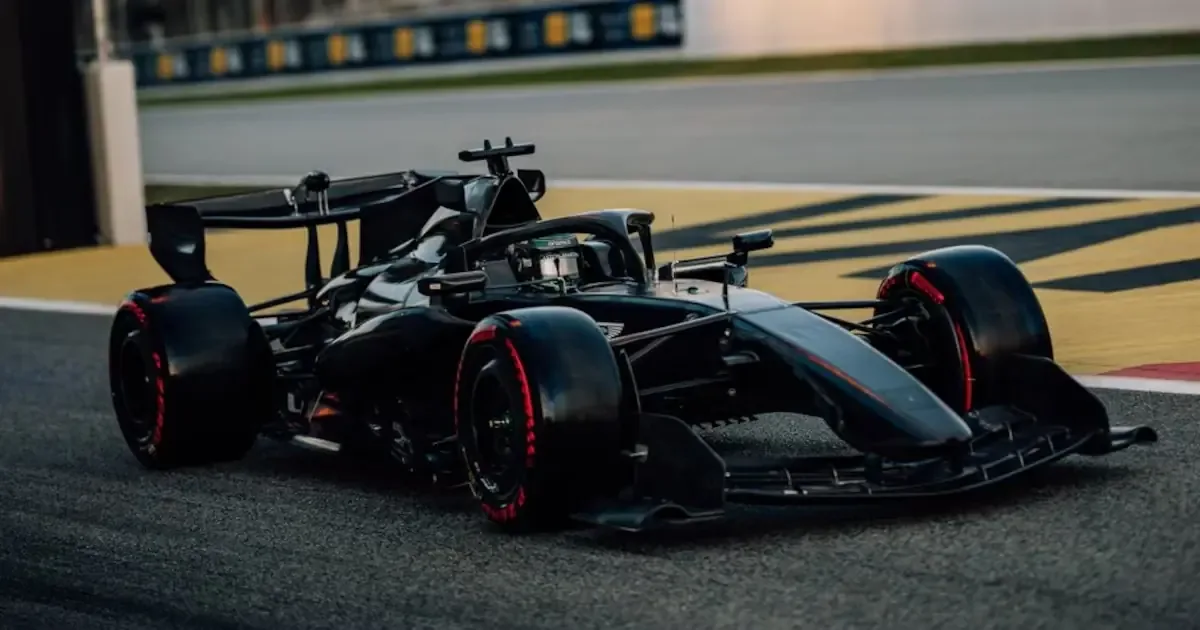 La llegada del AMR26 genera preocupación entre los equipos por su diseño innovador y las normas técnicas de la FIA.