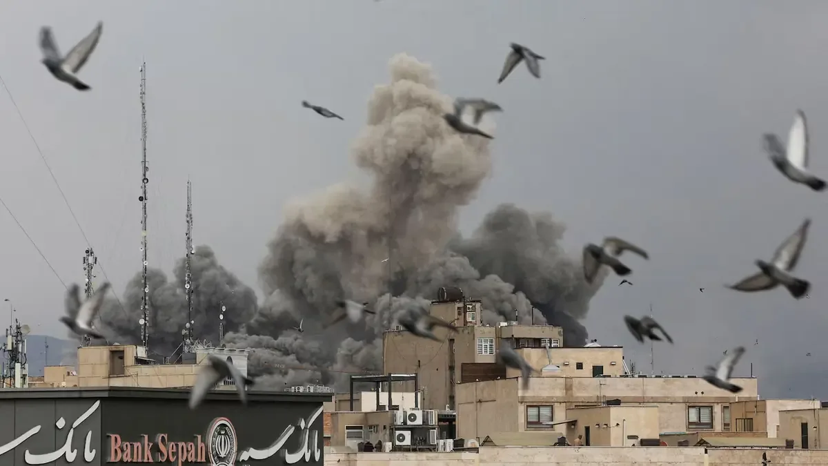 La llegada del bombardero marca un nuevo escalón en las acciones defensivas contra Irán con la autorización del Reino Unido.