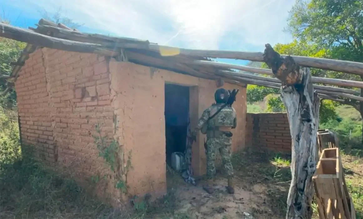 La localización de campamentos improvisados está relacionada con la desaparición de 10 mineros en la región.