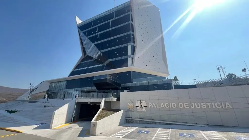 La LXI Legislatura debe armonizar su Constitución con la reforma federal judicial.