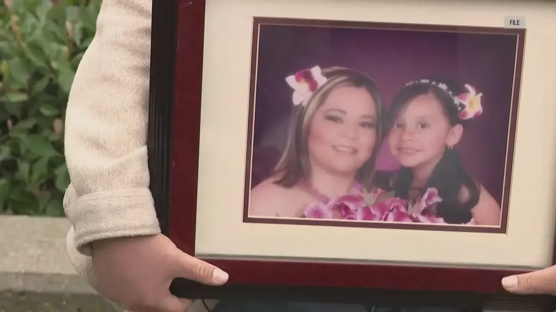 La madre deportada atrae la atención nacional en busca de protección y estabilidad.