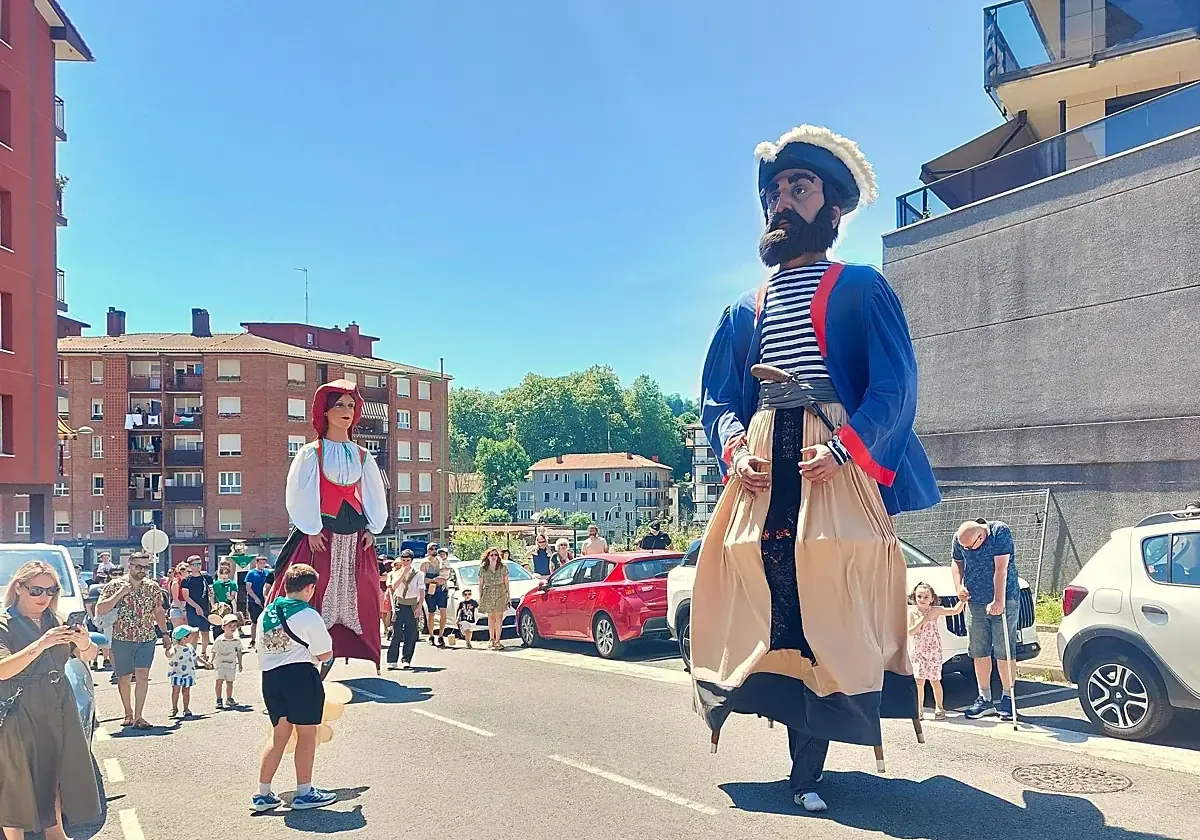 La celebración de Pentecostés en Lezo culmina con emotivas festividades y un ambiente festivo.