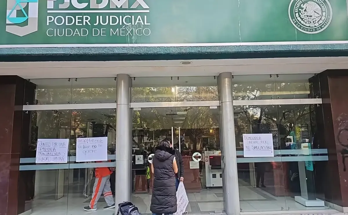 La manifestación laboral exigía derechos laborales y resultó en confrontaciones.