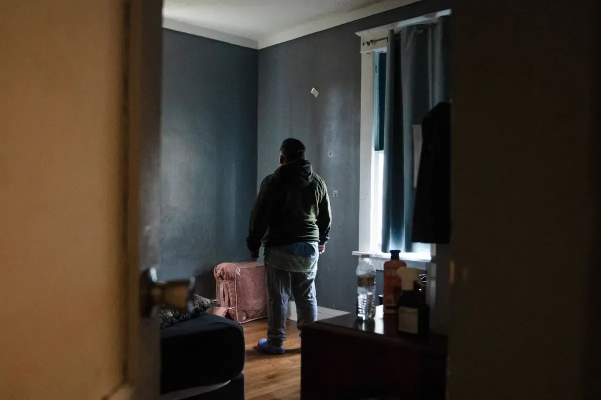 La mayoría de los arrestos se centran en delitos no violentos y violaciones migratorias.