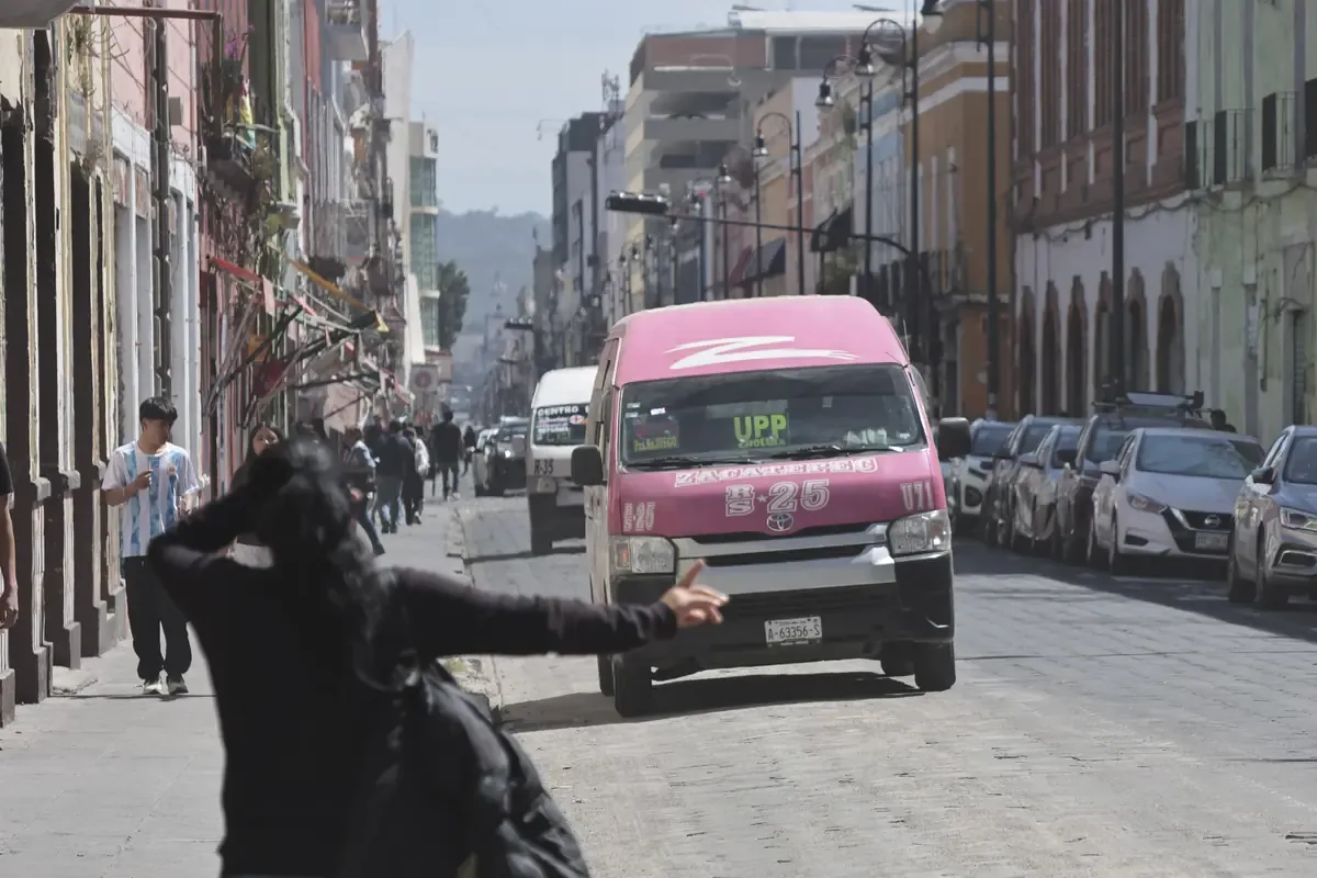 La medida busca atender la alta demanda de transporte público en la Recta a Cholula.