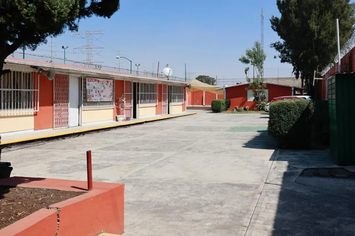 La medida busca garantizar la seguridad de los estudiantes en la región afectada.