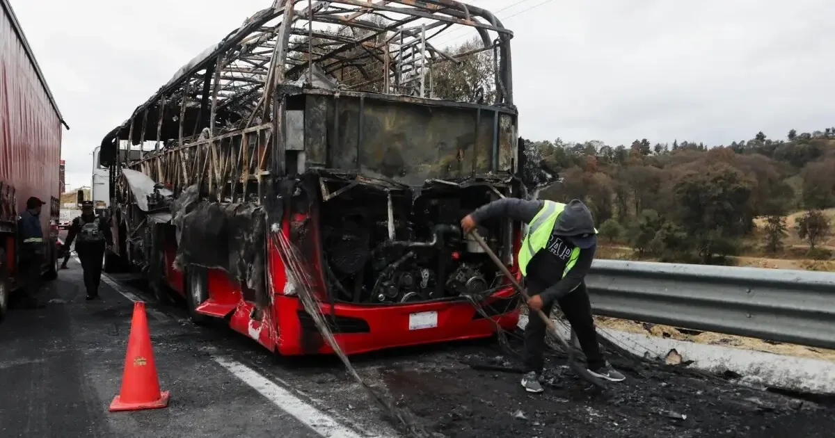 La medida busca proteger a ciudadanos tras la muerte del líder de un potente cartel en México.