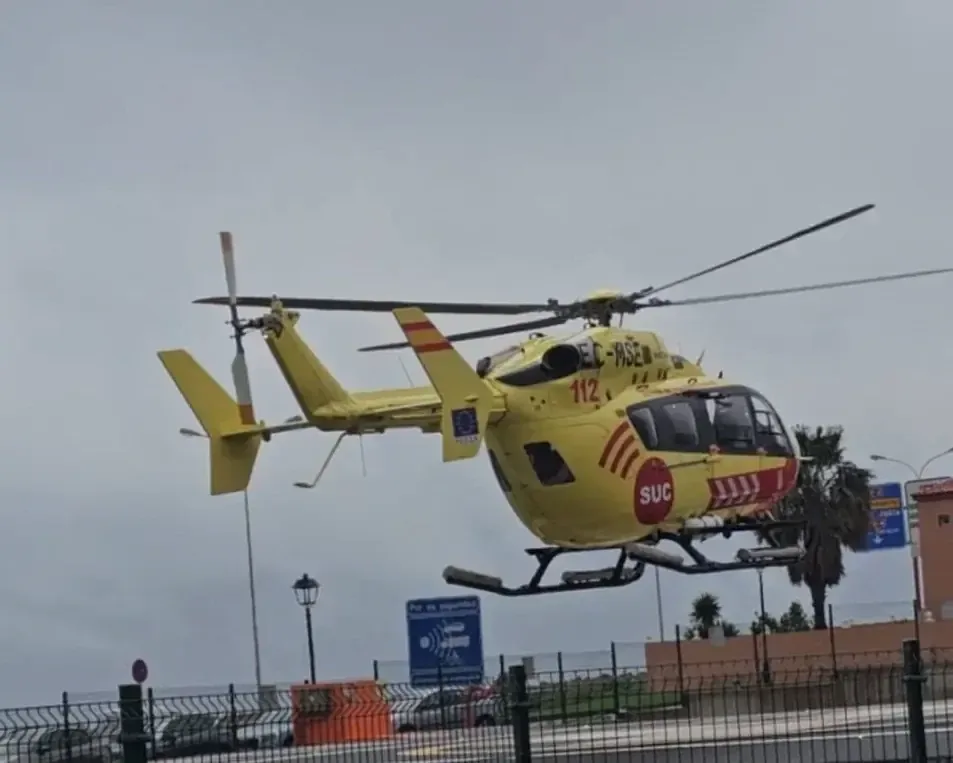 La menor fue evacuada en helicóptero al hospital tras el accidente en el Charco de Los Azulejos.