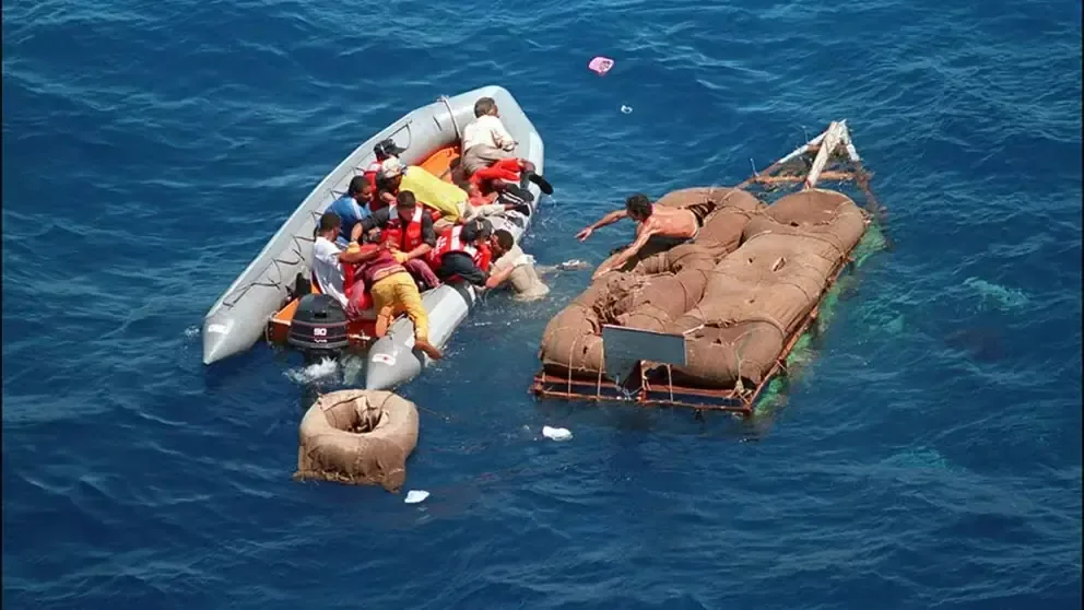 La migración cubana se intensifica debido a políticas restrictivas y la crisis económica.