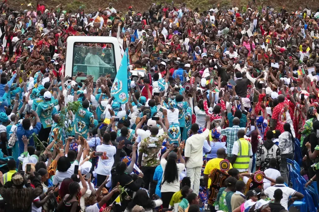 La misa en Douala destacará la juventud y los retos de Camerún.