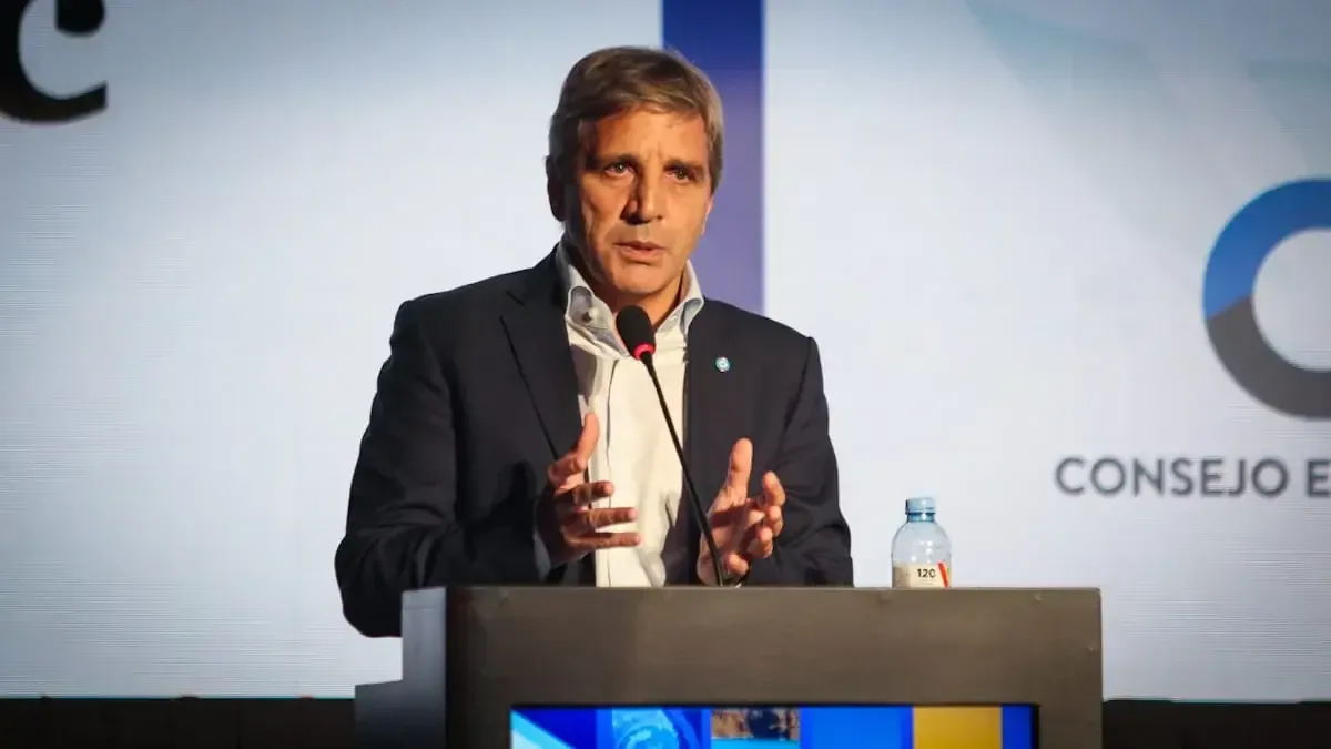La misión argentina busca financiamiento adicional para enfrentar la creciente inflación y deuda.