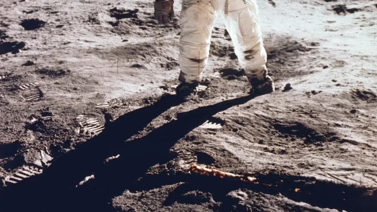 La misión Artemis II no incluye un alunizaje, a pesar de los avances tecnológicos en exploración espacial.