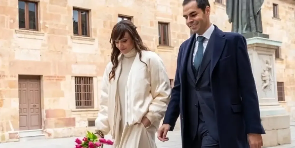 La moda nupcial se reinventa con los estilos únicos de Sandra, una salmantina que brilla en sus dos bodas.