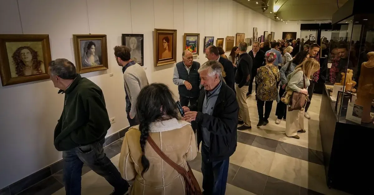 La muestra "Compromiso con el arte desde Jerez" rinde tributo al legado del artista y promueve la cultura local.