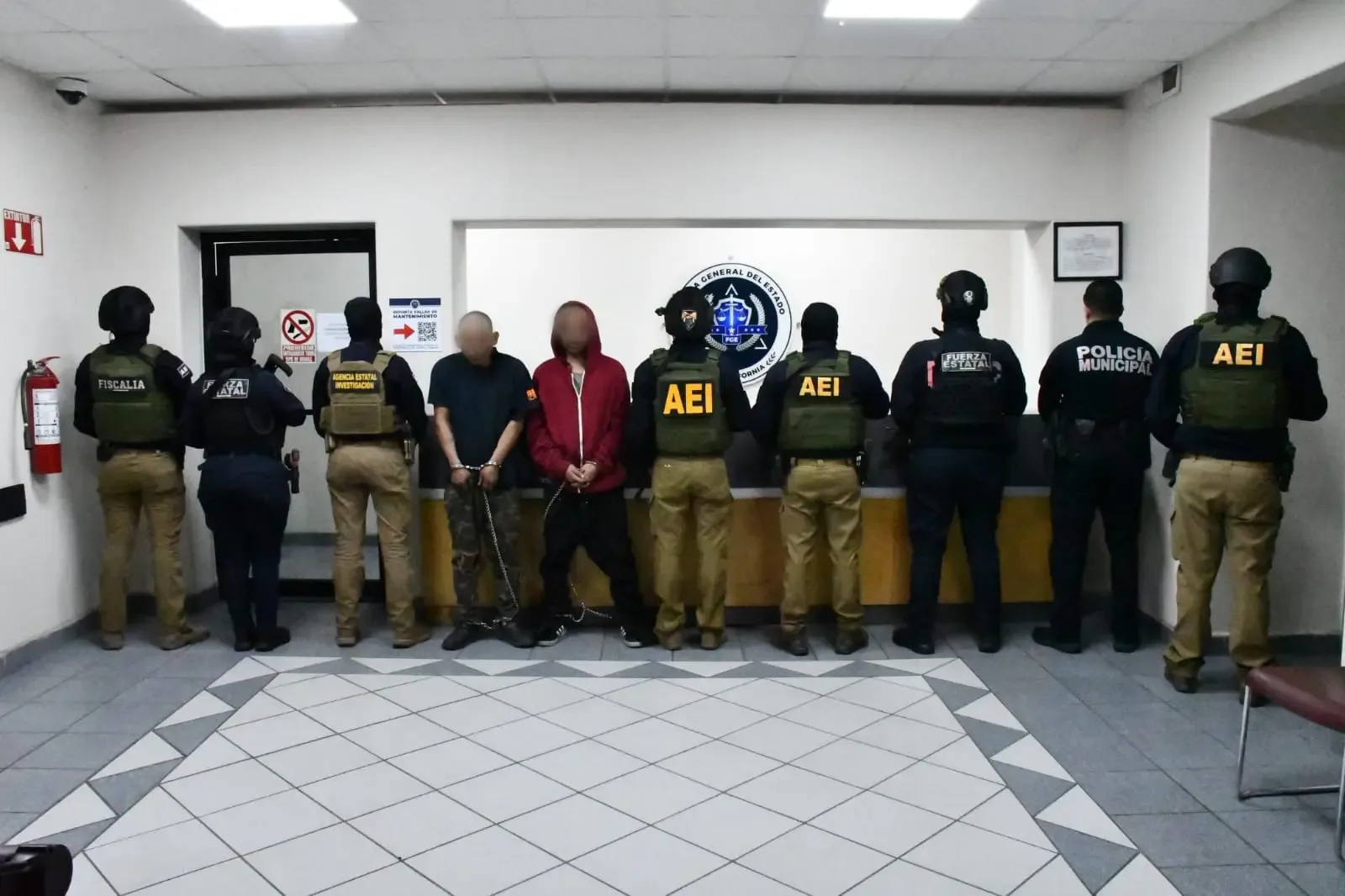 La narcomanta fue colocada en la estación de policía de Villas del Sol, Mexicali.