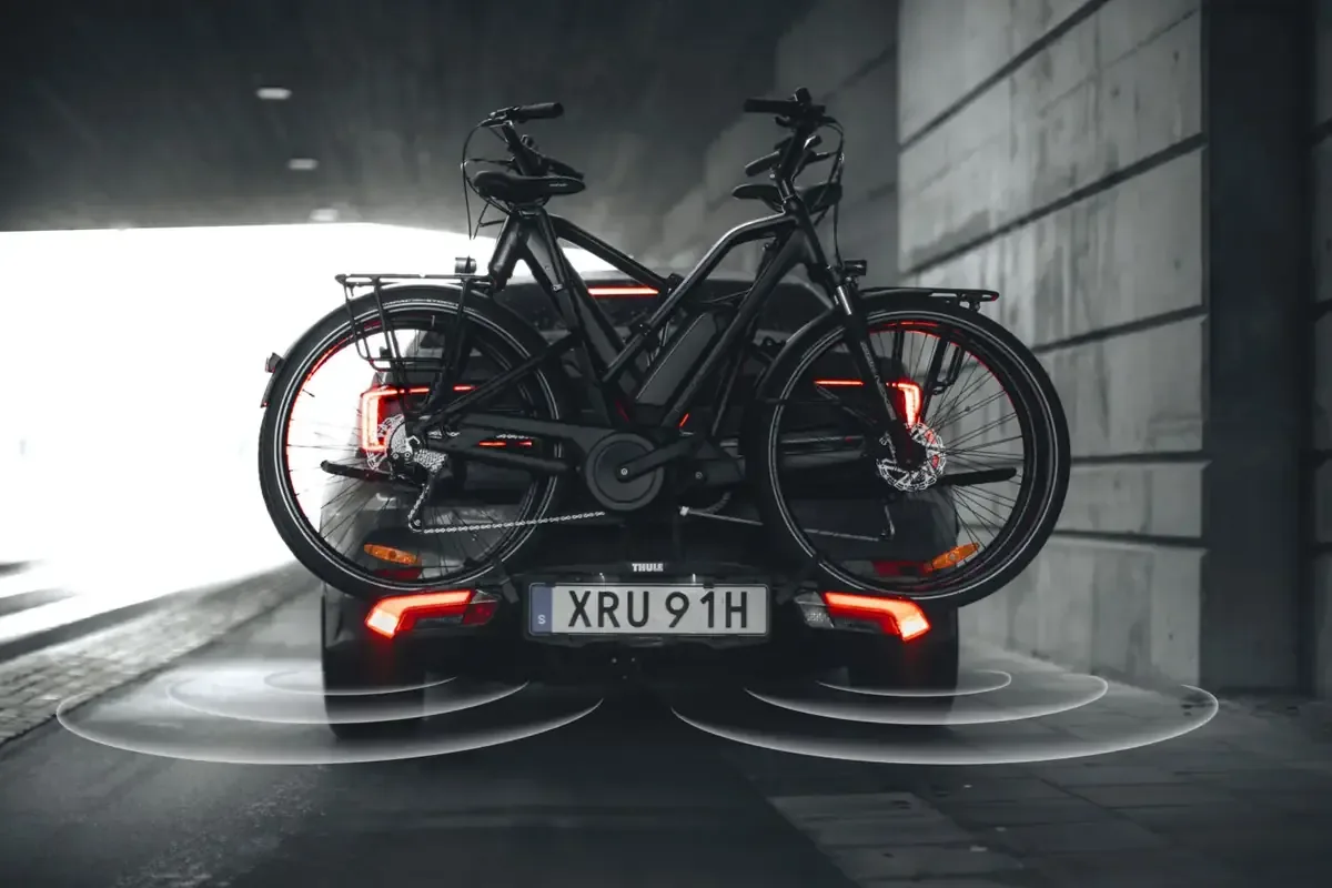 La nueva innovación de Thule facilita el transporte de bicicletas con seguridad y tecnología avanzada.