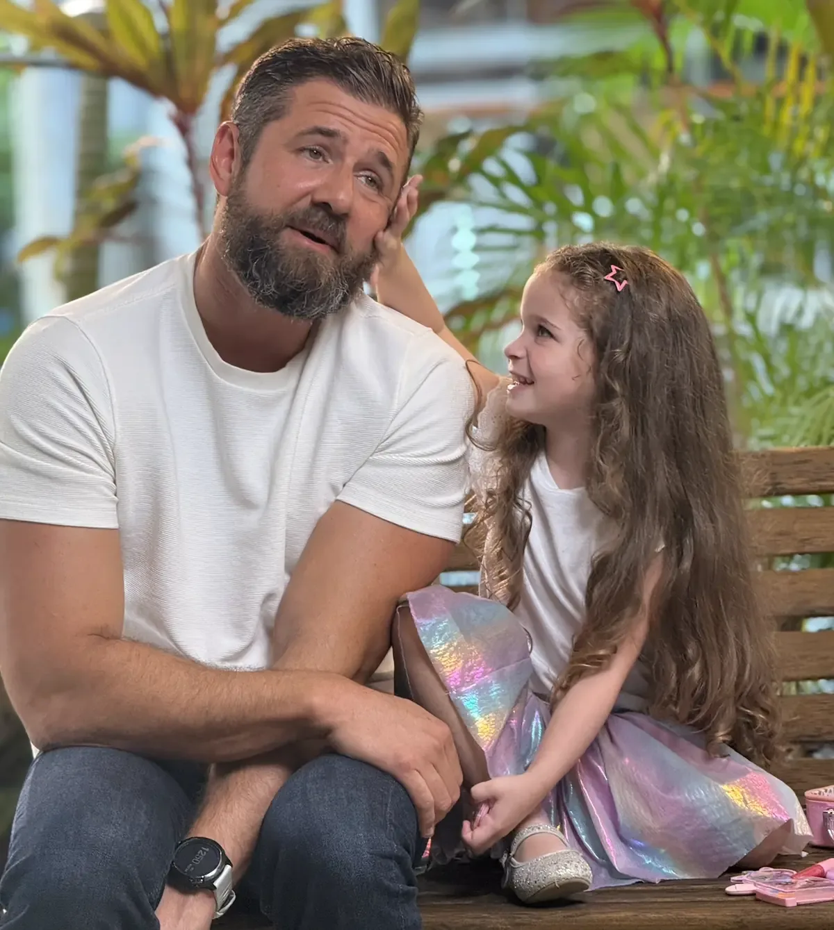La nueva melodía refleja el profundo amor paternal del artista puertorriqueño.