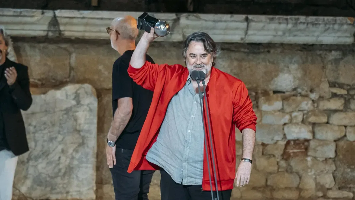 "Reconocimiento en la gala de los Premios Max a las Artes Escénicas resalta la importancia de la memoria histórica."