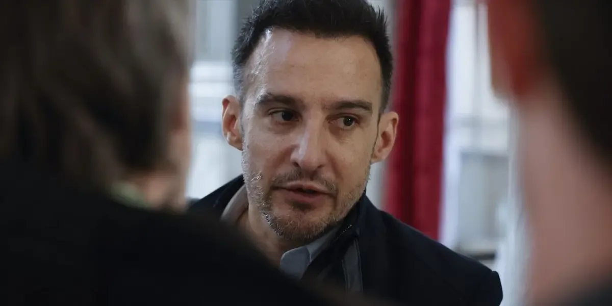 La obra emblemática del director español resuena aún en nuevas generaciones.