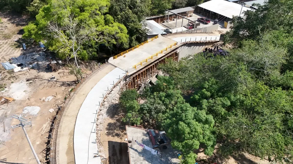 La obra mejorará la conectividad de más de 30 mil habitantes de la región.