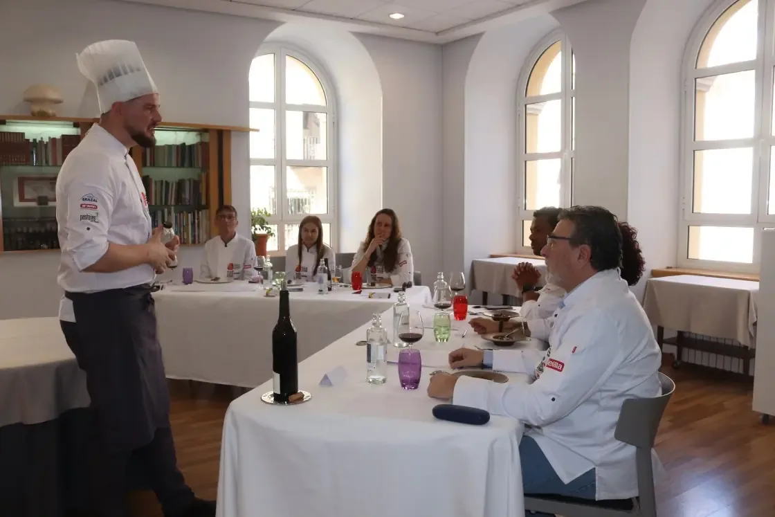 La pareja del restaurante Gayarre se destacó en la competencia de cocina aragonesa.