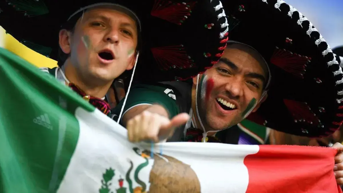 La historia del fútbol en México destaca por su fervor y escasos logros en mundiales.