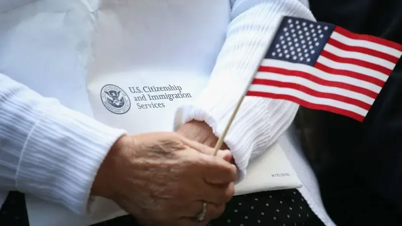 La pausa en visas de inmigrante genera incertidumbre en solicitantes.
