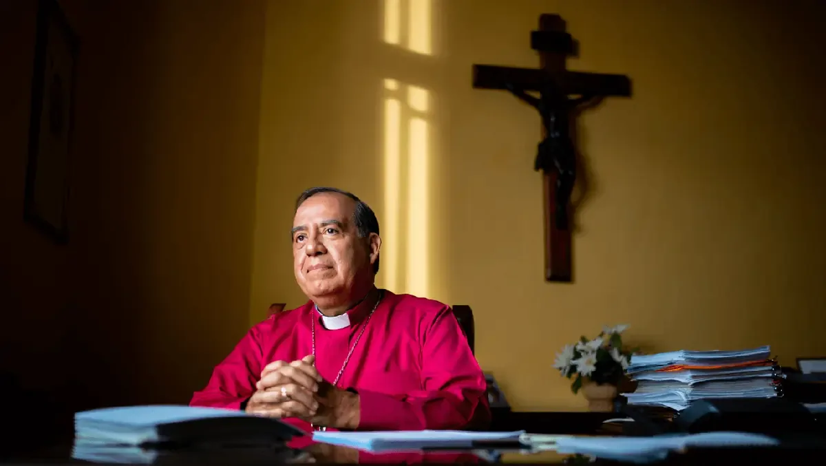 La película aborda el legado del obispo y su impacto en la relación entre religión y política en México.