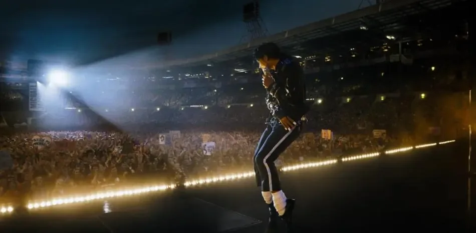 La película de Antoine Fuqua destaca el talento de Michael Jackson, pero omite aspectos complicados de su vida.
