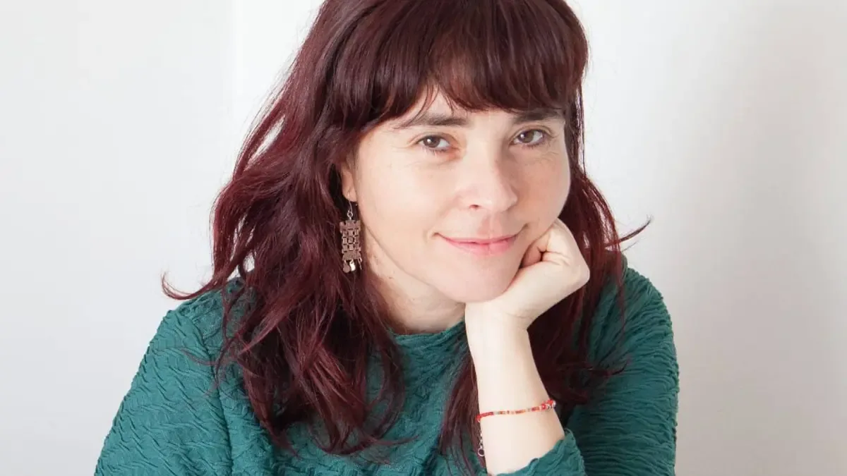 La periodista presenta su primera obra inspirada en un caso real de femicidio que impactó a la región del Biobío.