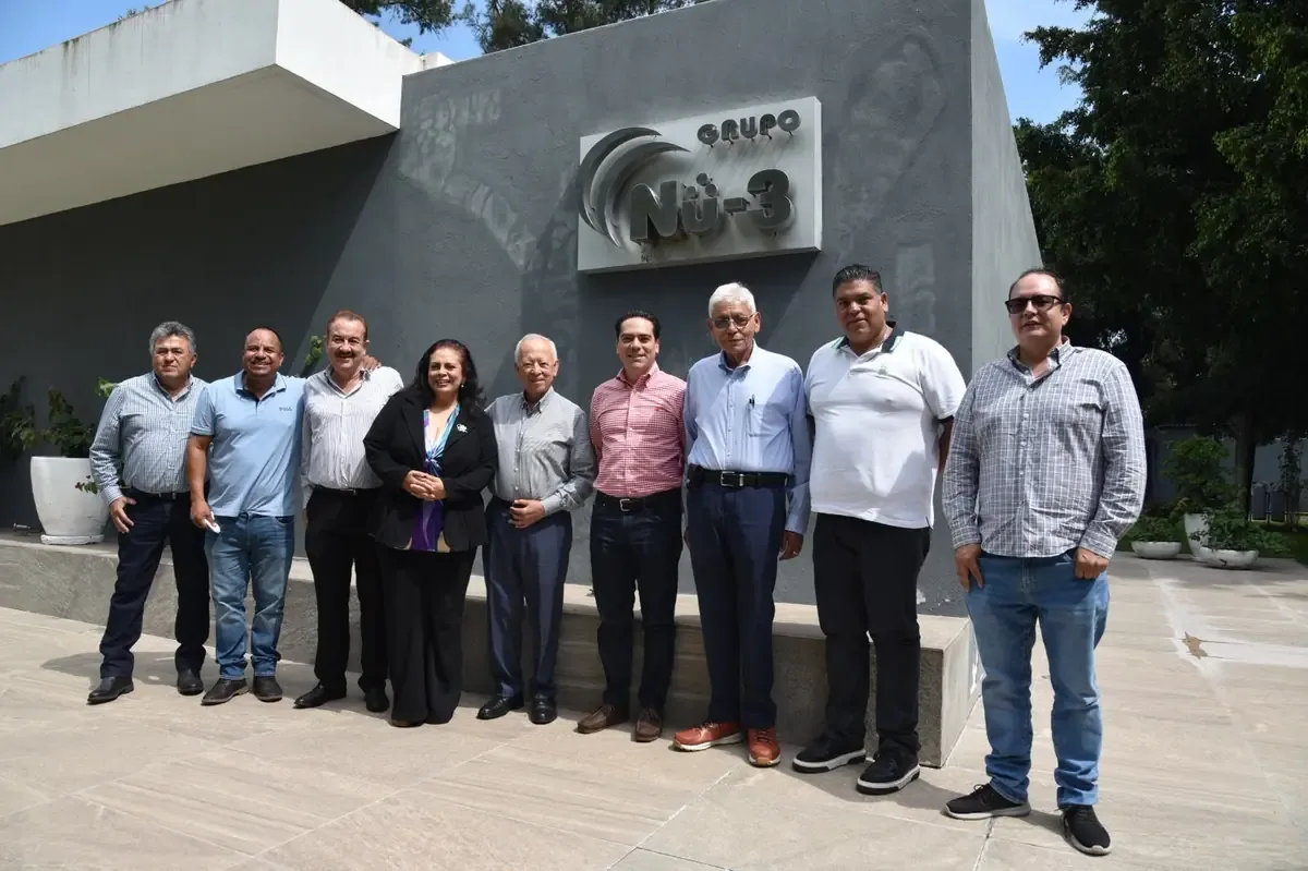 Este programa busca involucrar a la comunidad y empresarios en el mantenimiento de espacios públicos vitales.