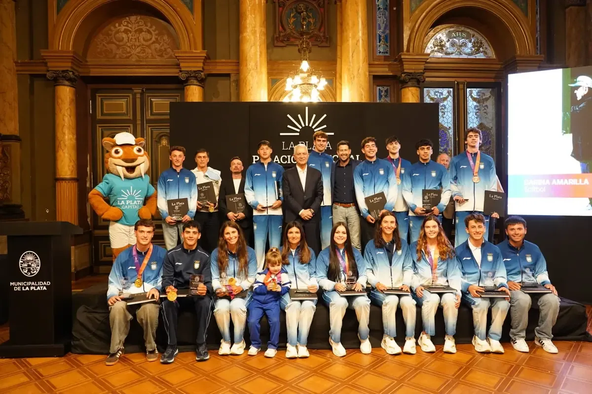 El municipio destaca el éxito de los representantes locales en competencias internacionales.
